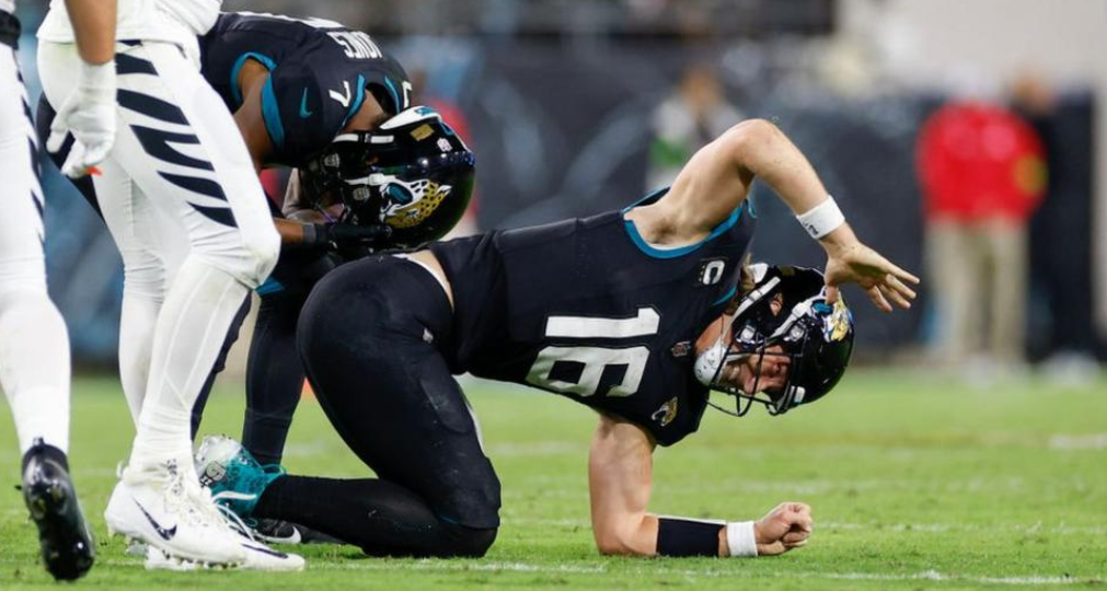 NFL: Jacksonville Jaguars quarterback Trevor Lawrence injured in defeat by Cincinnati Bengals