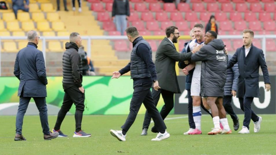 Serie A: Lecce manager Roberto D'Aversa sacked after headbutting Verona striker